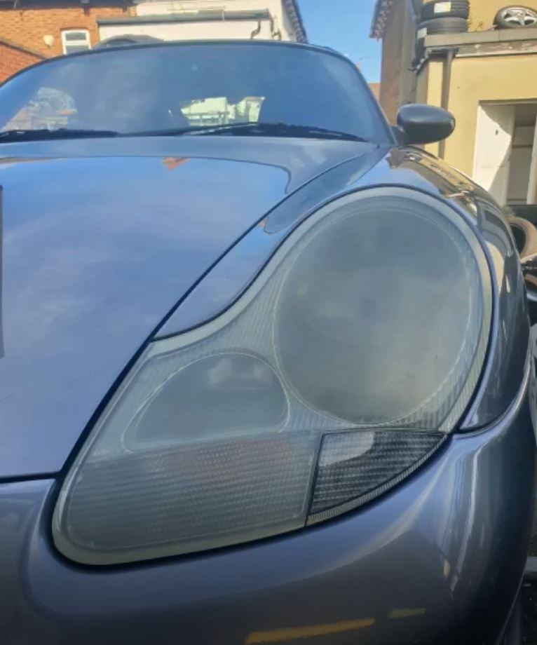 Porsche Headlamp Polishing Service